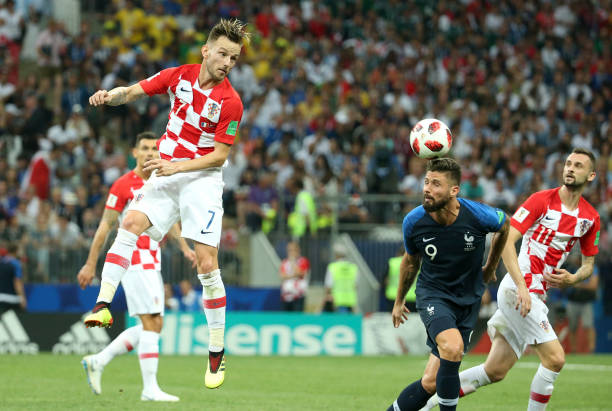 [图]武磊梅开二度破纪录 上海海港4-3长春亚泰.