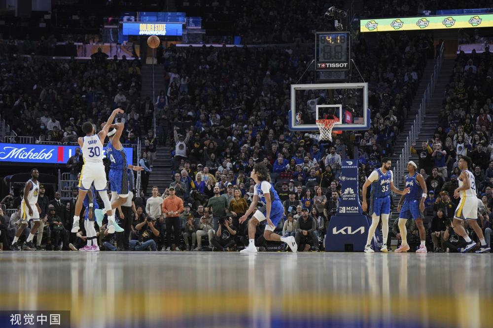 乒乓球——WTT重庆冠军赛举行颁奖仪式.