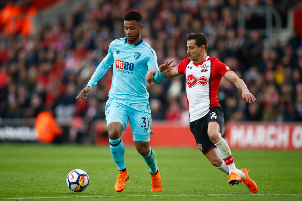 后防线的稳 后防线的稳