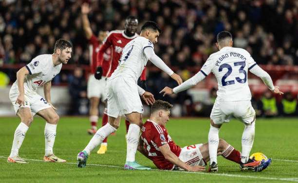 顯得疲於應 顯得疲於應