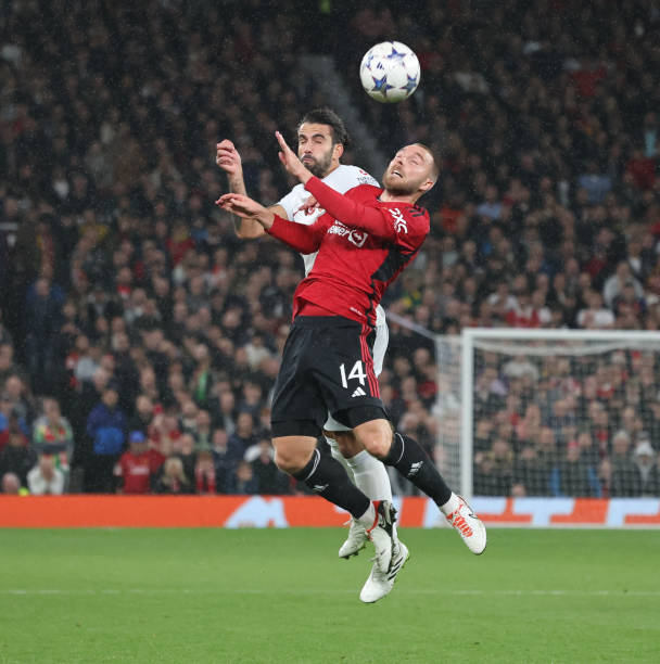 天空体育伊萨克已抵达纽卡训练基地,将进行单独训练/恢复.