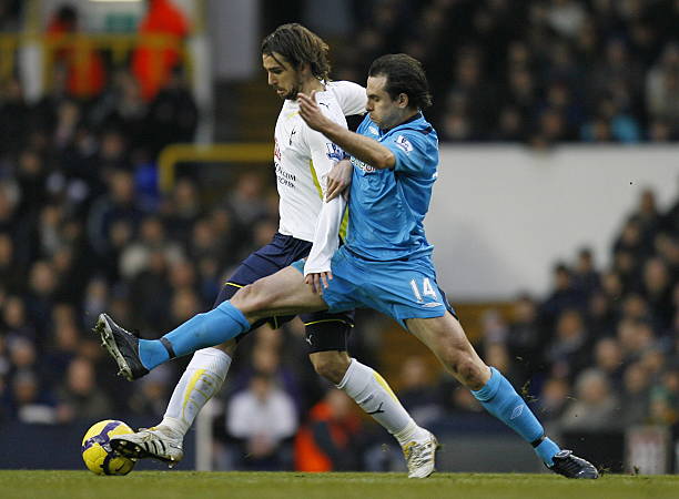 电讯报：纽卡斯尔准备为格伊和姆贝乌莫送上报价.